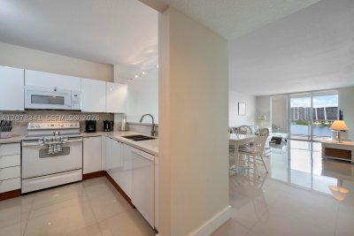 Comprar apartamento no Marina Bay Club 1009