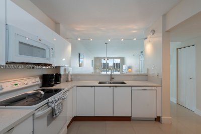 Comprar apartamento no Marina Bay Club 1009