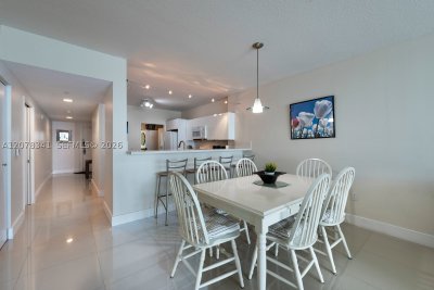 Comprar apartamento no Marina Bay Club 1009