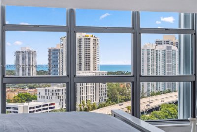 Comprar apartamento no Mystic Pointe 600 2012