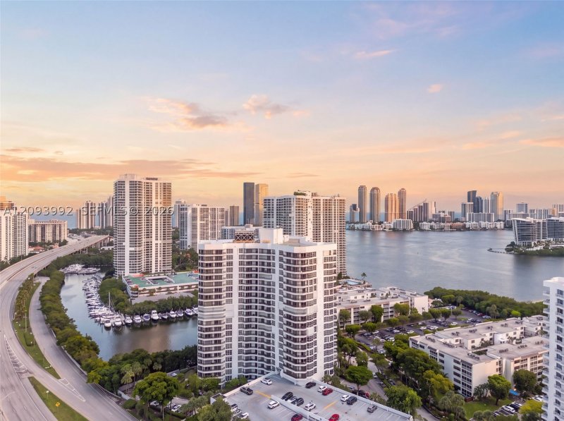 Condo for sale at Mystic Pointe 600 2012