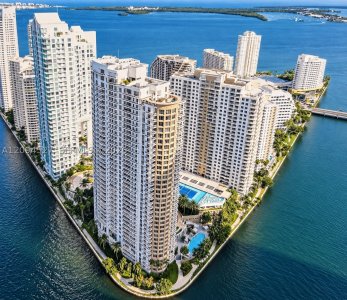 Aluguel de apartamento no Courts Brickell Key 2108