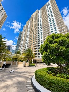 Aluguel de apartamento no Courts Brickell Key 2108