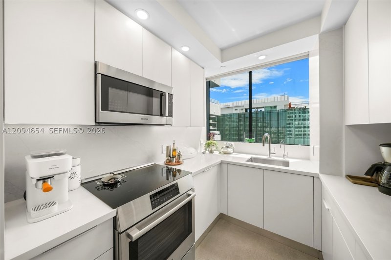 Condo for sale at Waverly 1506