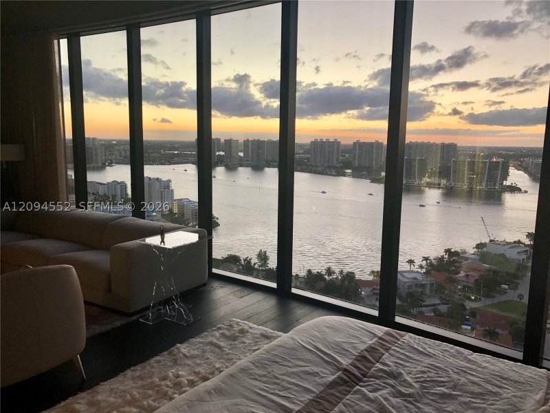 Comprar apartamento no Porsche Design Tower 2903