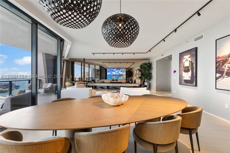 Comprar apartamento en One Thousand Museum 3502