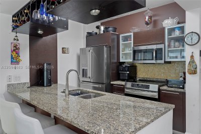 Comprar apartamento no The Plaza Tower II 605