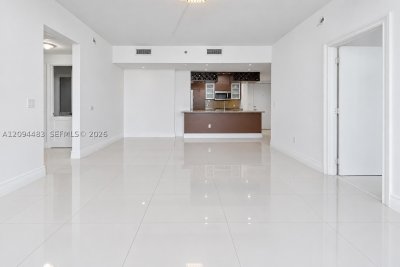 Comprar apartamento no The Plaza Tower II 605