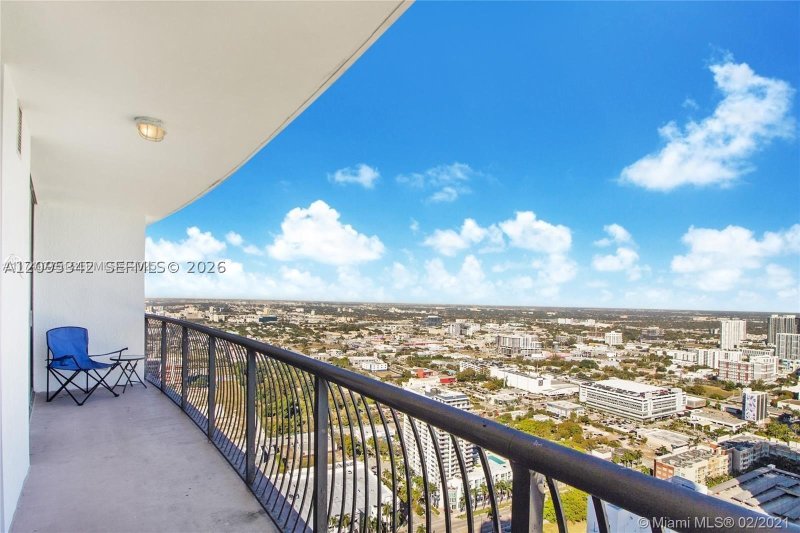 Comprar apartamento en Opera Tower 4609