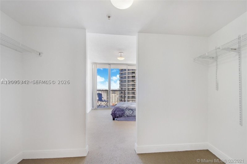 Comprar apartamento en Opera Tower 4609