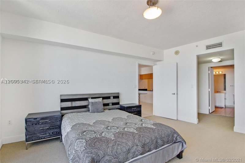 Comprar apartamento en Opera Tower 4609