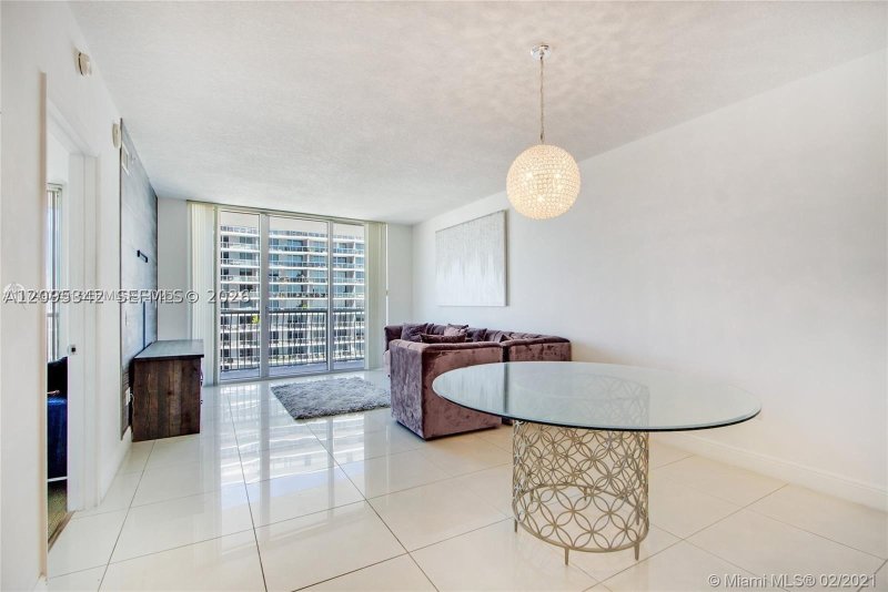 Comprar apartamento en Opera Tower 4609