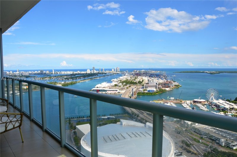 Aluguel de apartamento no Marina Blue 4701
