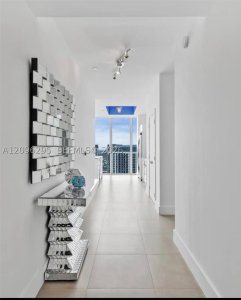 Aluguel de apartamento no Marina Blue 4701