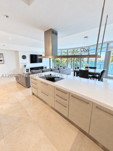 Comprar apartamento no Marina Palms Yacht Club 211
