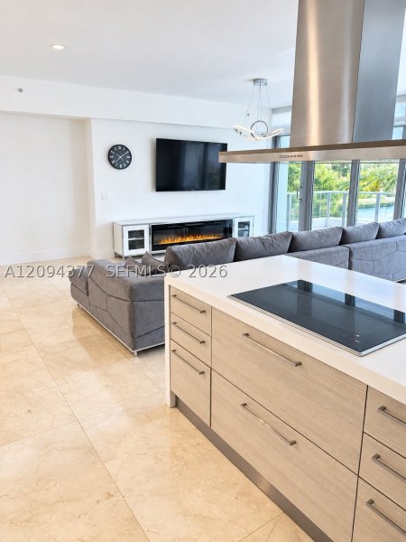 Comprar apartamento no Marina Palms Yacht Club 211