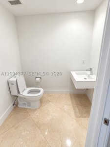 Comprar apartamento no Marina Palms Yacht Club 211