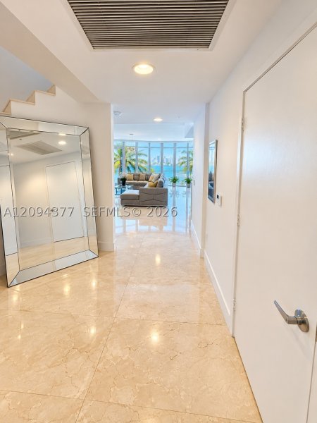 Comprar apartamento no Marina Palms Yacht Club 211
