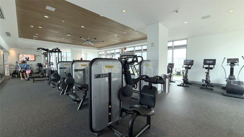 Condo for sale at Parque Towers at St. Tropez 5-1801