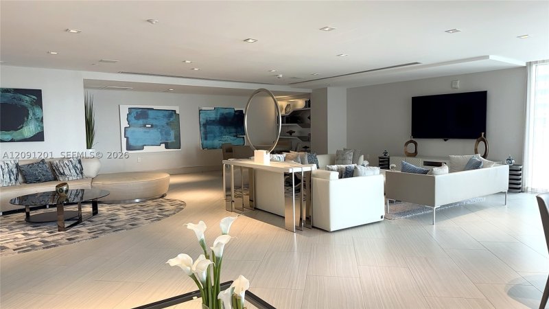 Condo for sale at Parque Towers at St. Tropez 5-1801