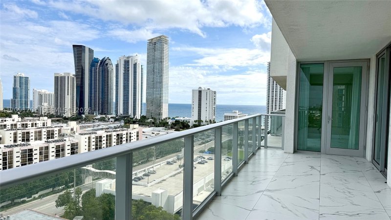 Condo for sale at Parque Towers at St. Tropez 5-1801