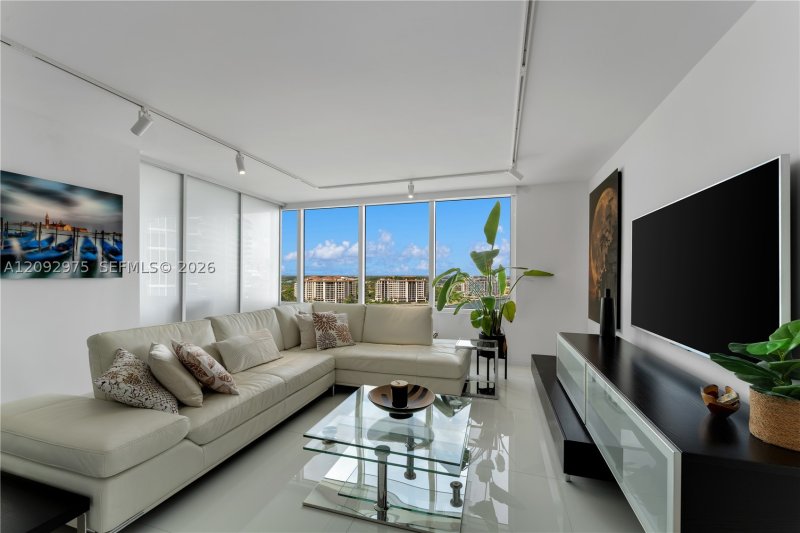 Condo for sale at South Pointe Tower 1805