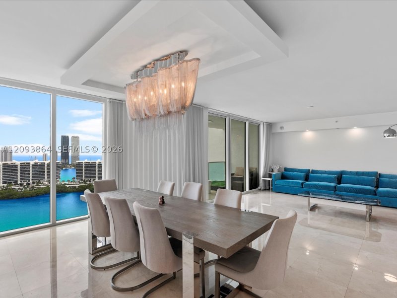 Condo for sale at Peninsula II 2706