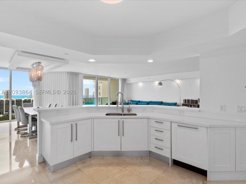 Condo for sale at Peninsula II 2706
