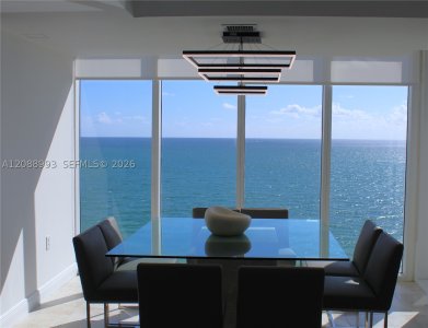 Harbour House Apt #1210