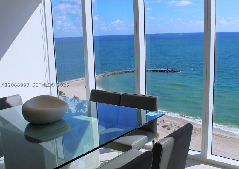 Aluguel de apartamento no Harbour House 1210