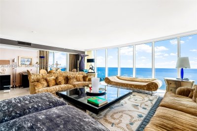 Comprar apartamento no Ocean Three 3201