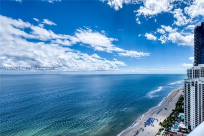 Comprar apartamento no Ocean Three 3201