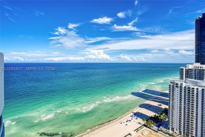 Comprar apartamento no Ocean Three 3201