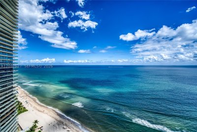 Comprar apartamento no Ocean Three 3201