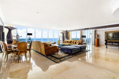 Comprar apartamento no Ocean Three 3201