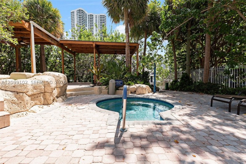 Condo for sale at Mystic Pointe 600 1707