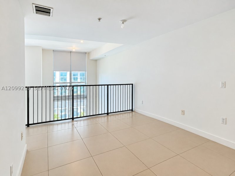 Alquiler de apartamento en Aston Martin Residences L-406
