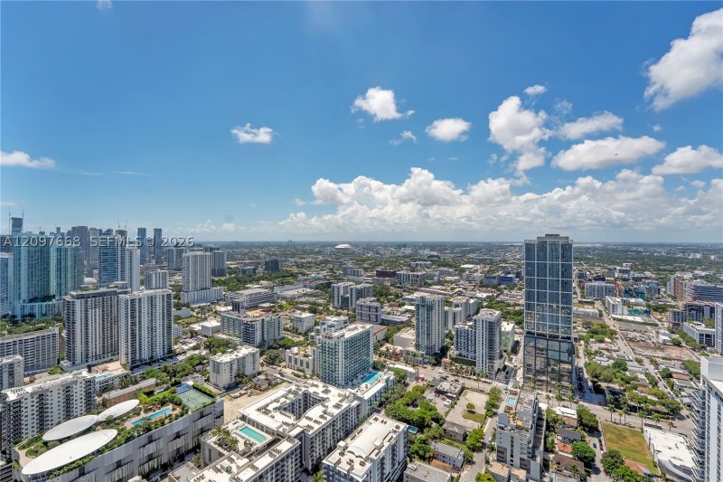 Condo for sale at Aria Reserve Miami 1206