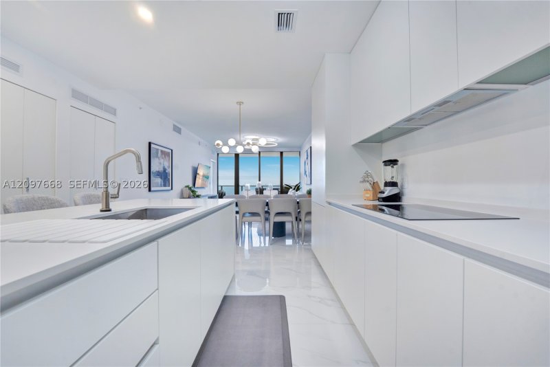 Condo for sale at Aria Reserve Miami 1206