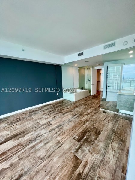 Apartment for rent at Paraiso Bay Miami 4802