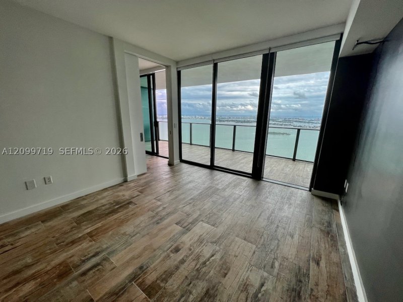Apartment for rent at Paraiso Bay Miami 4802