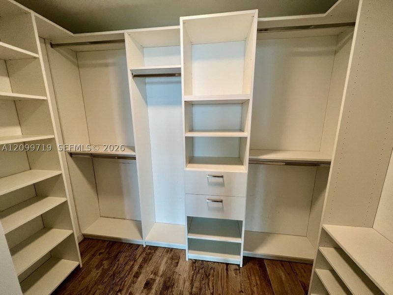 Apartment for rent at Paraiso Bay Miami 4802