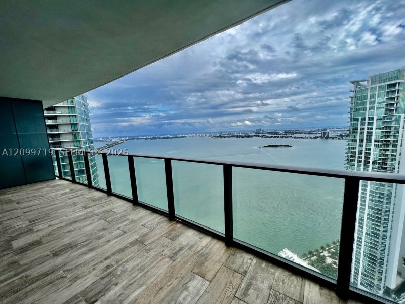 Apartment for rent at Paraiso Bay Miami 4802