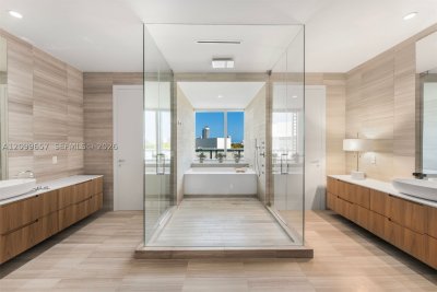Comprar apartamento en Ritz-Carlton Residences Miami Beach 512