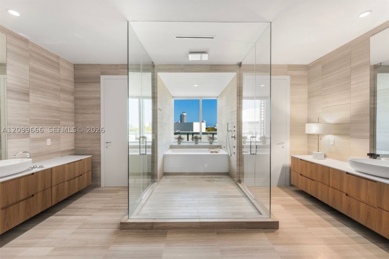 Apartment for rent at Ritz-Carlton Residences Miami Beach 512