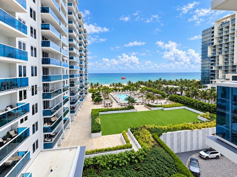 Comprar apartamento no Roney Palace 742