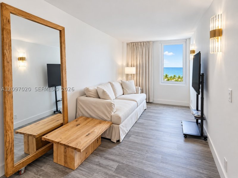 Comprar apartamento no Roney Palace 742