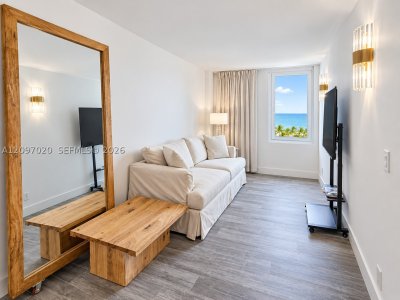 Comprar apartamento no Roney Palace 742