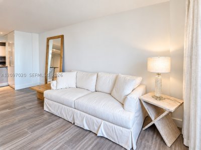 Comprar apartamento no Roney Palace 742