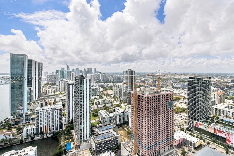 Comprar apartamento no Gran Paraiso 4601